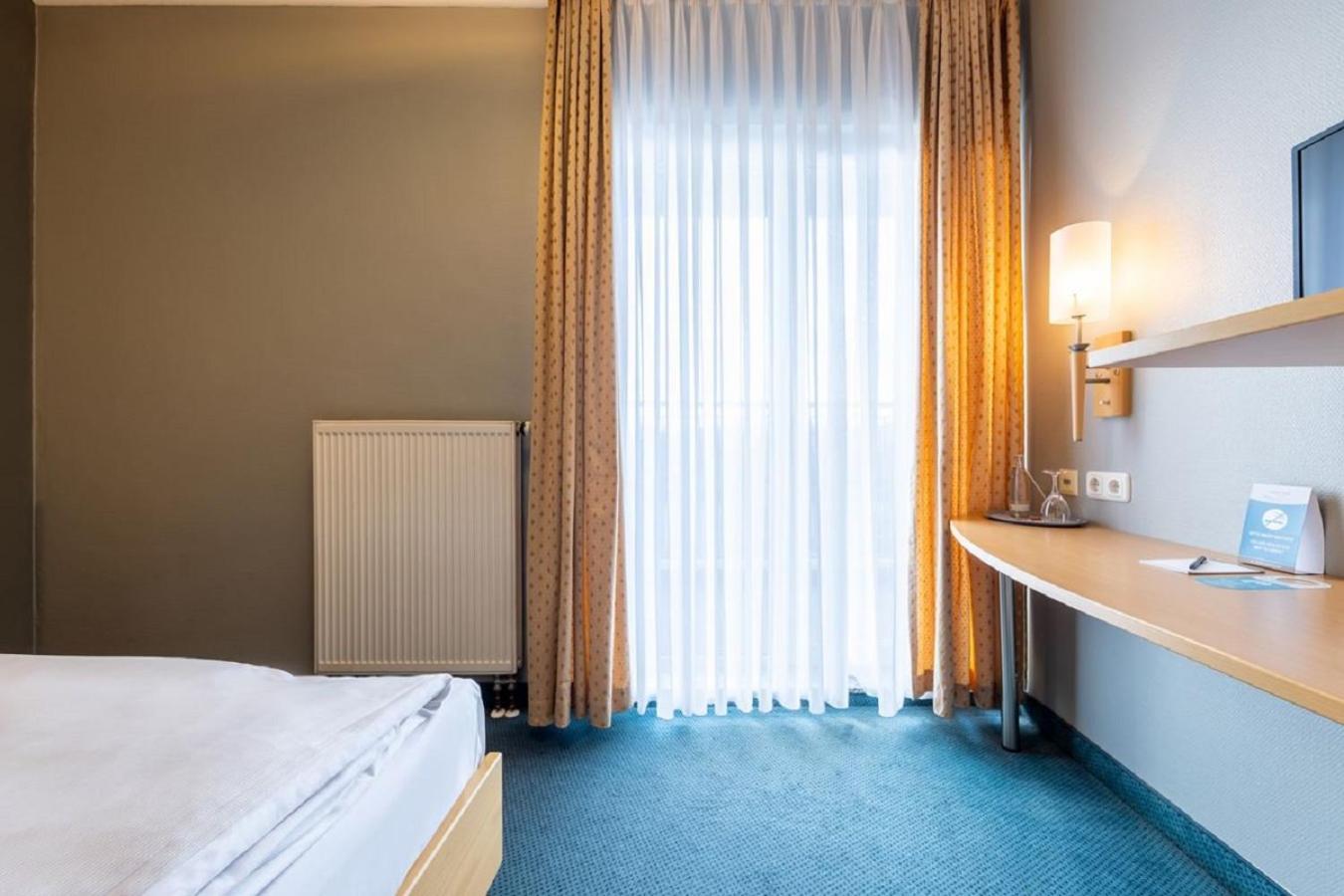 Single Room,1212183730:JPEG